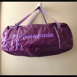 🍇purple Patagonia black hole bag🍇